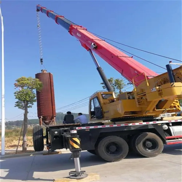 香洲专业吊车租赁多少钱