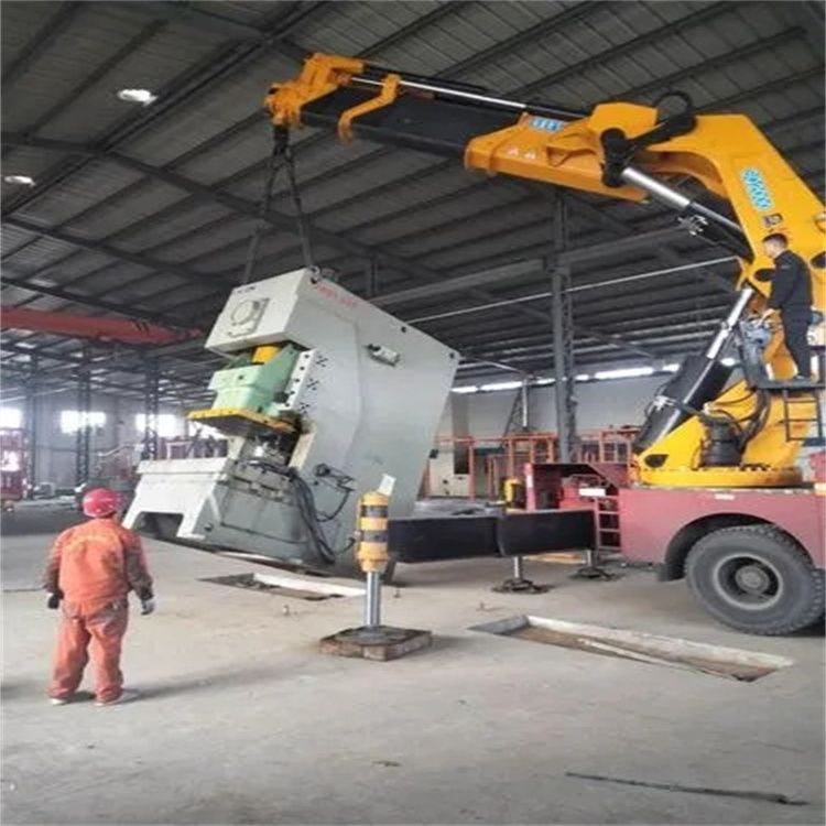 香洲80吨折臂吊车出租附近电话