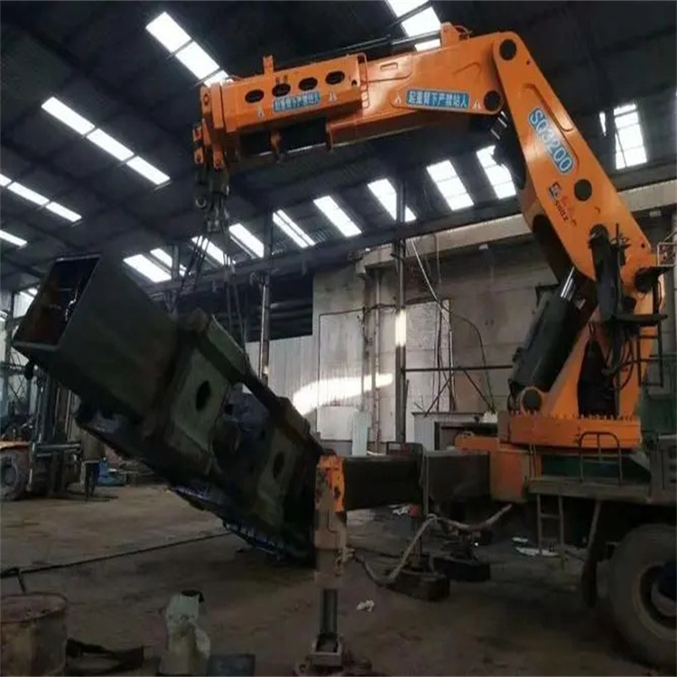 香洲130吨折臂吊车出租吊机租赁附近电话