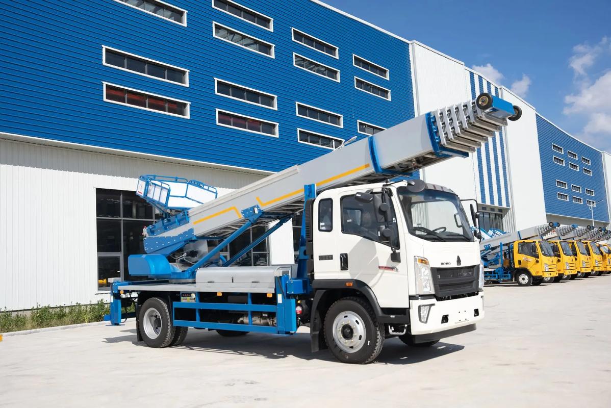 香洲出租云梯车高空作业车 建筑垃圾搬运