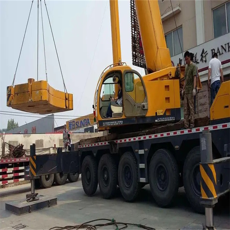 香洲当地吊车出租|机器吊装|75吨|工厂搬迁服务